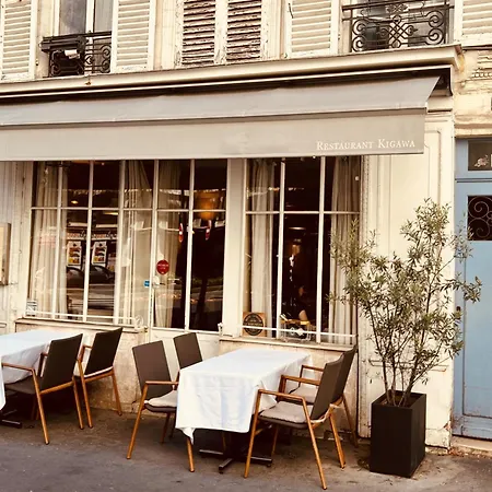 Chic Quartier Montparnasse Apartment Paris