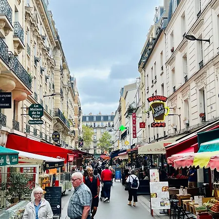 Chic Quartier Montparnasse Paris
