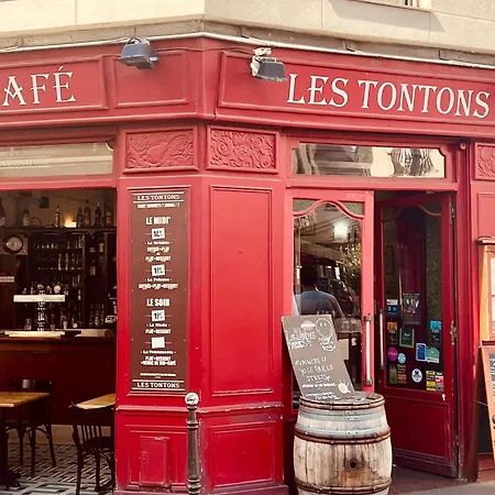 Chic Quartier Montparnasse Paris